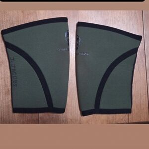 Gymreapers Knee Sleeves